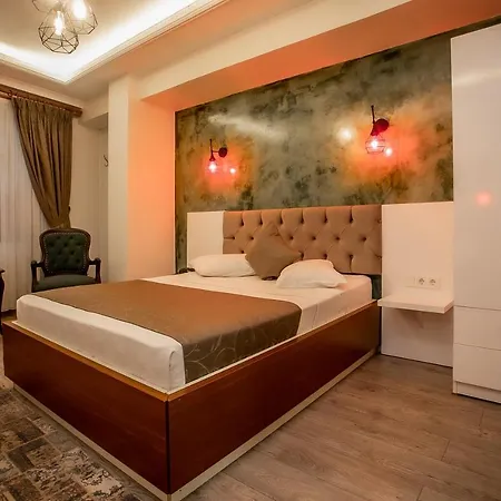 Hotell Pera Capitol 3*