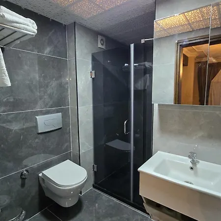 Pera Capitol Hotell 3*