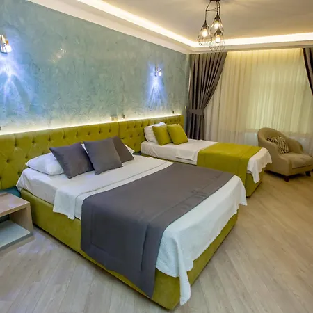 Pera Capitol Hotell 3*