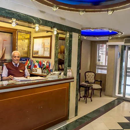 Pera Capitol - Taksim & Istiklal 3*