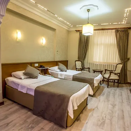 Pera Capitol - Taksim & Istiklal 3*