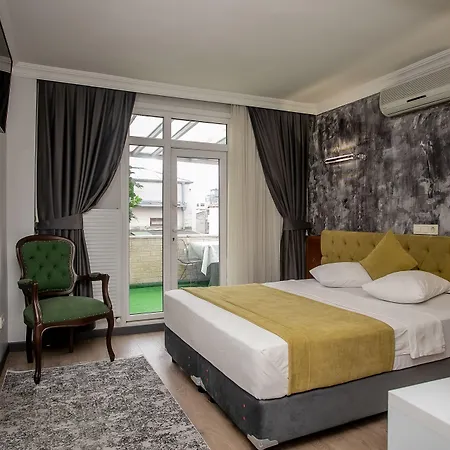 Pera Capitol - Taksim & Istiklal 3*
