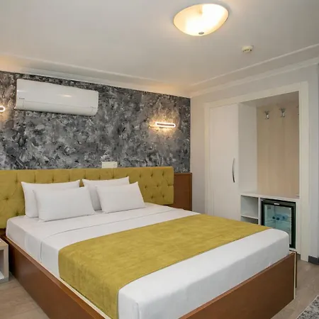 Pera Capitol - Taksim & Istiklal 3*