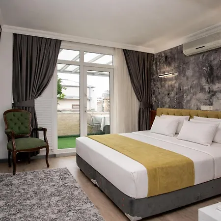 Pera Capitol - Taksim & Istiklal 3*