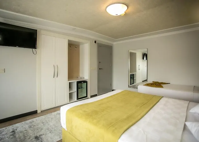 Hotel Pera Capitol - Taksim & Istiklal 3*
