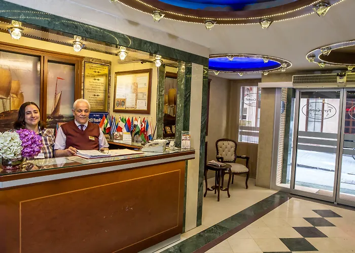 Pera Capitol - Taksim & Istiklal 3*