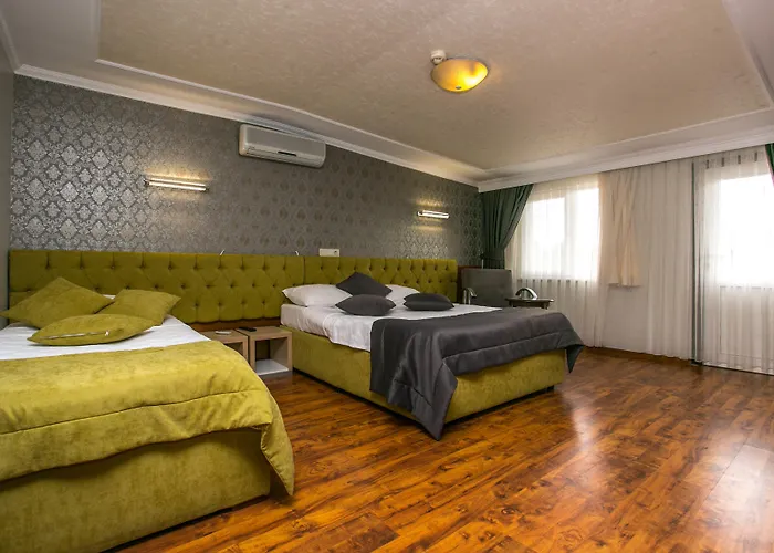Pera Capitol - Taksim & Istiklal 3*