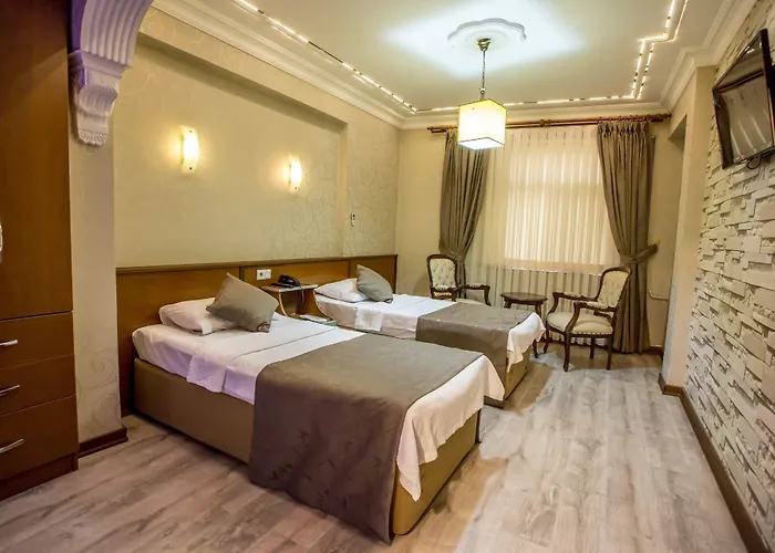 Pera Capitol - Taksim & Istiklal 3*