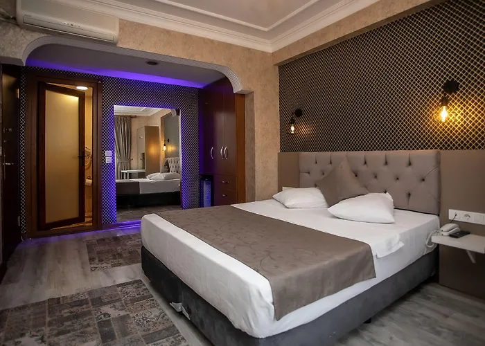 Pera Capitol - Taksim & Istiklal 3*