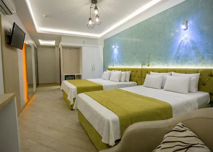 Pera Capitol - Taksim & Istiklal 3*