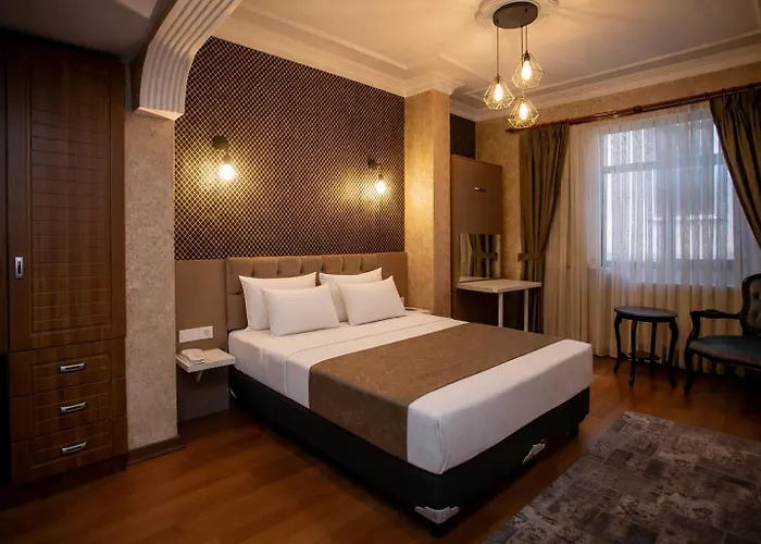 Pera Capitol - Taksim & Istiklal 3*