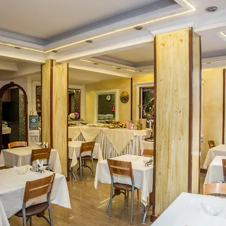 Pera Capitol - Taksim & Istiklal 3*